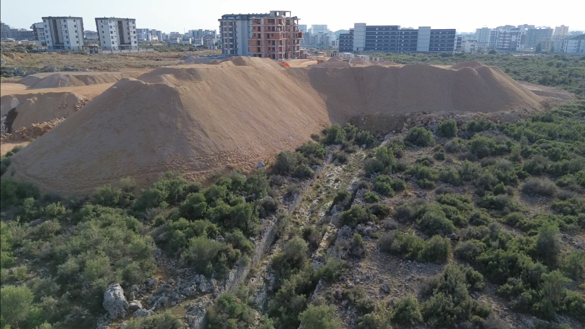 Antik yolu kim koruyacak!