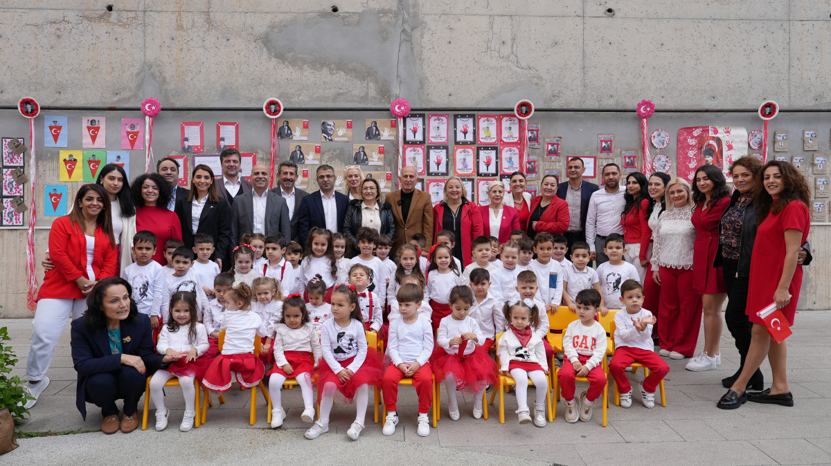 BELEDİYE KREŞLERİNDE CUMHURİYET BAYRAMI KUTLAMASI