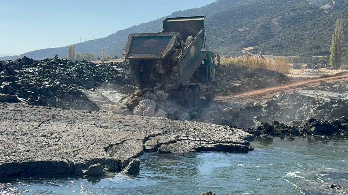 Eğirdir Gölü’nün düdenlerini kapatmak bilimsel değil!